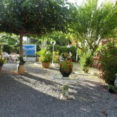 Casa Con Jardin Frente Playa De * Burriana